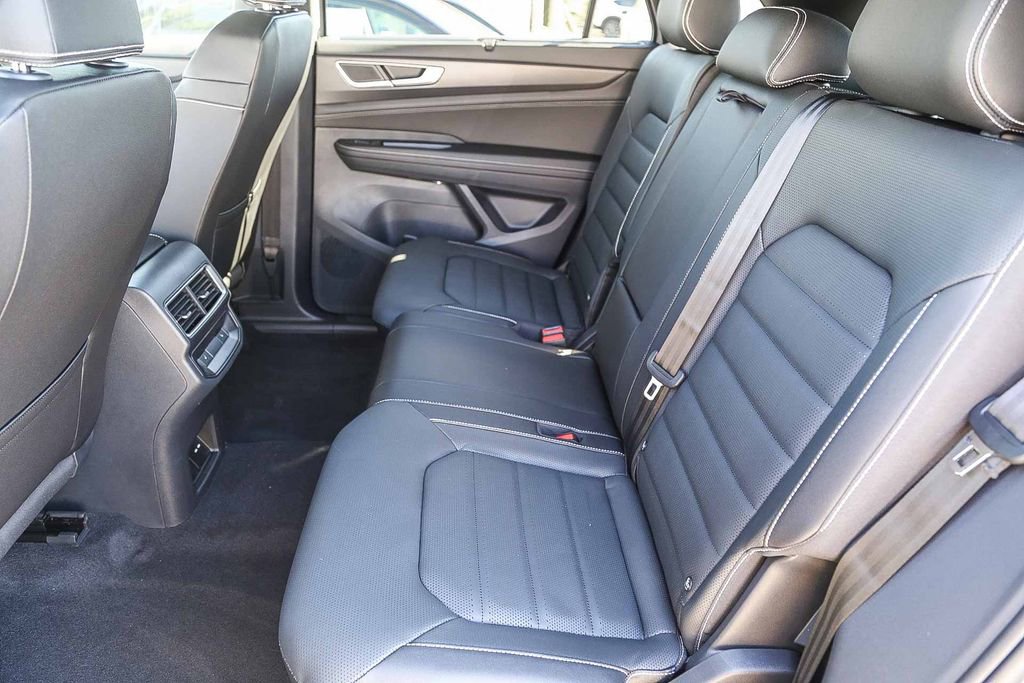 New 2026 Volkswagen Atlas Cross Sport SEL R-Line image 24