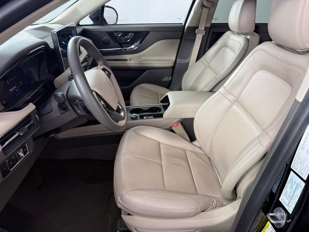 Used 2023 Lincoln Corsair Reserve w/ Jet Appearance Package image 12