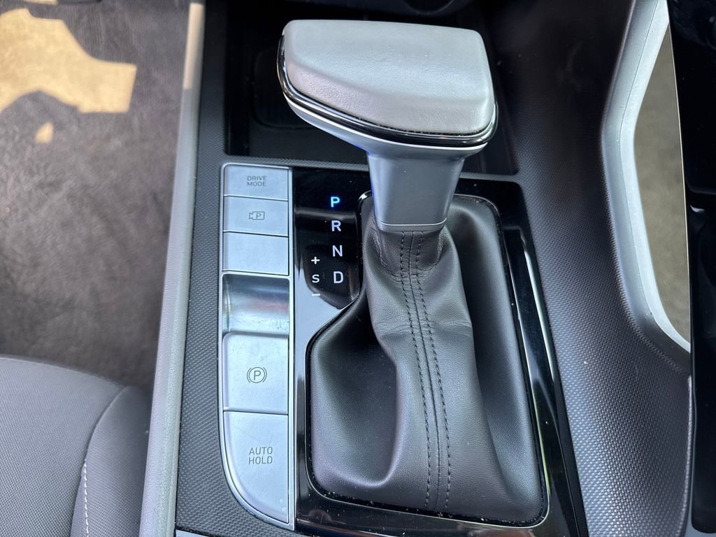 Used 2025 Hyundai Elantra SEL image 20