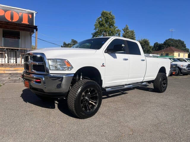 Used 2015 RAM 3500 SLT AWD/4WD image 2