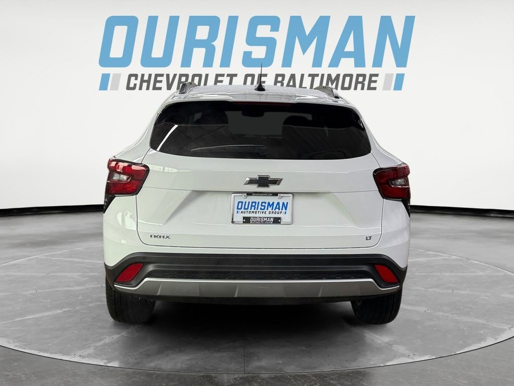 Certified 2025 Chevrolet Trax LT w/ Driver Confidence Package FWD image 5