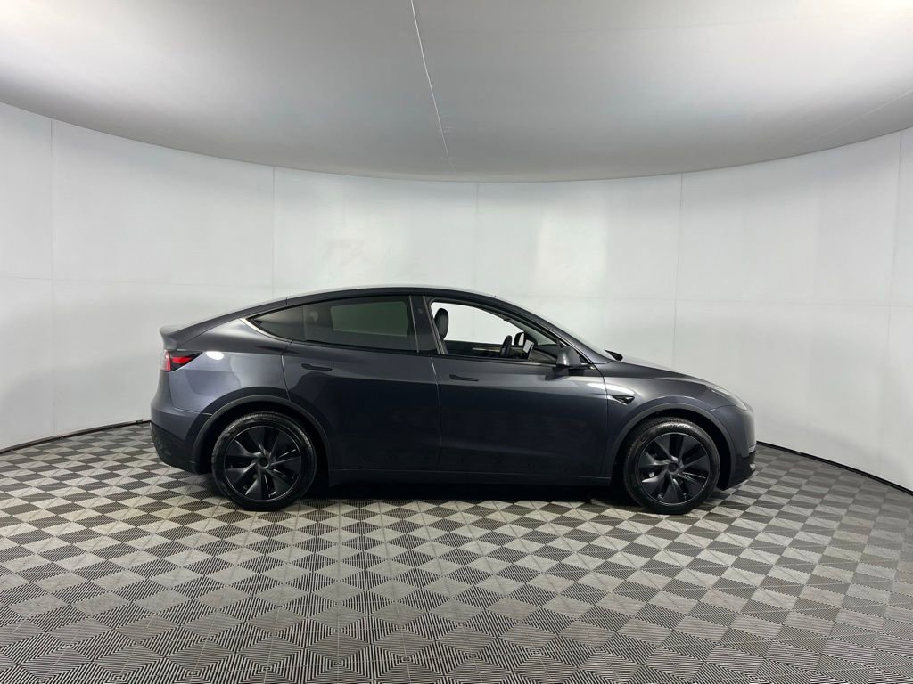 Used 2025 Tesla Model Y Long Range image 2