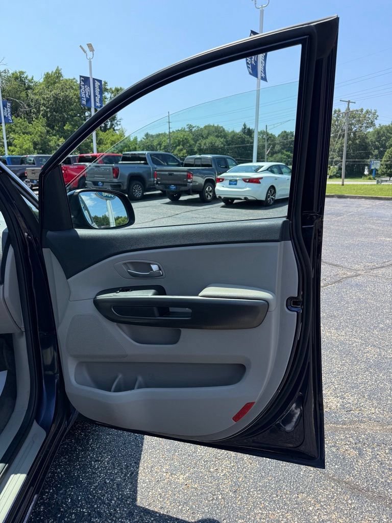 Used 2021 Kia Sedona LX FWD image 19