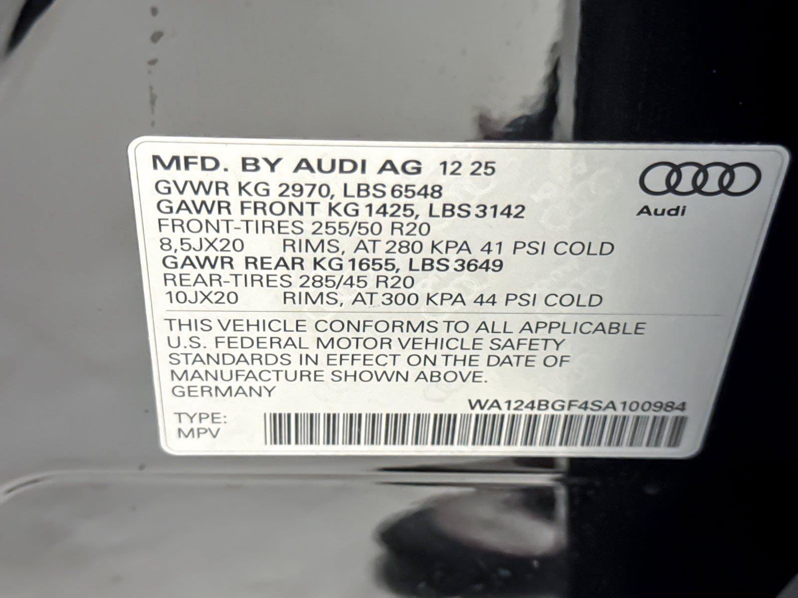 Used 2025 Audi Q6 e-tron Premium Plus AWD/4WD image 29
