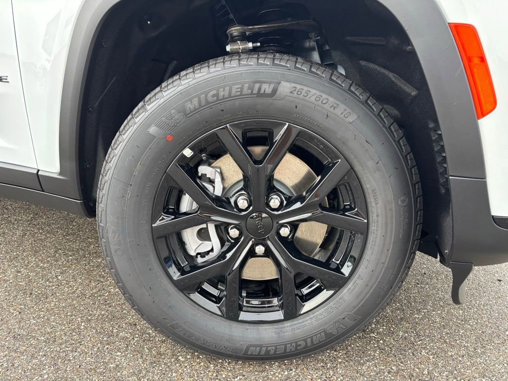 New 2025 Jeep Grand Cherokee L Altitude image 6