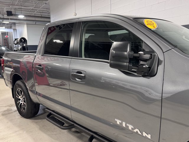Used 2024 Nissan Titan SV w/ SV Convenience Package image 5