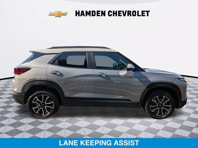 Used 2024 Chevrolet TrailBlazer ACTIV w/ Driver Confidence Package AWD/4WD image 2