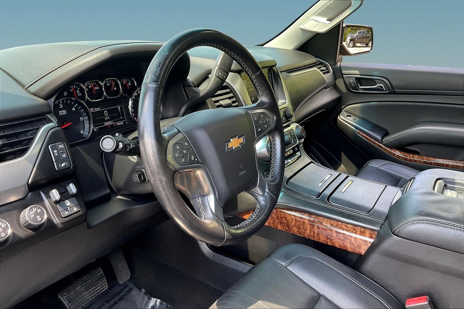Used 2015 Chevrolet Suburban LTZ AWD/4WD image 16