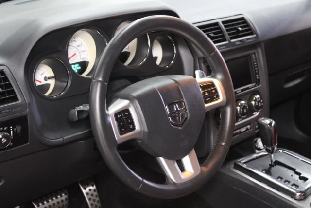 Used 2014 Dodge Challenger R/T Plus RWD image 13