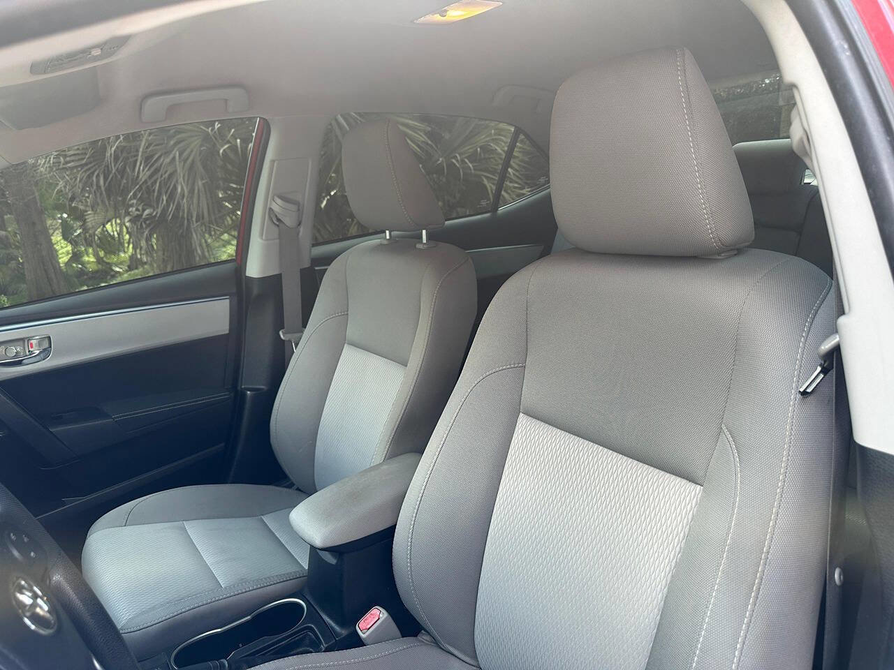 Used 2015 Toyota Corolla LE FWD image 9