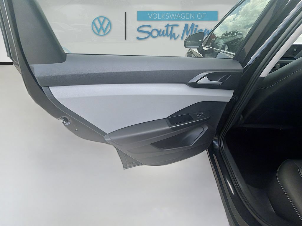 Used 2022 Volkswagen Taos SE FWD image 25
