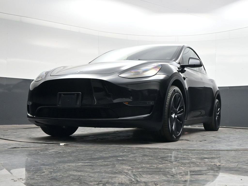 Used 2025 Tesla Model Y Long Range image 25