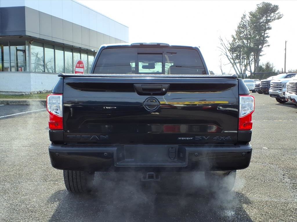Used 2018 Nissan Titan SV w/ SV Convenience Package image 4