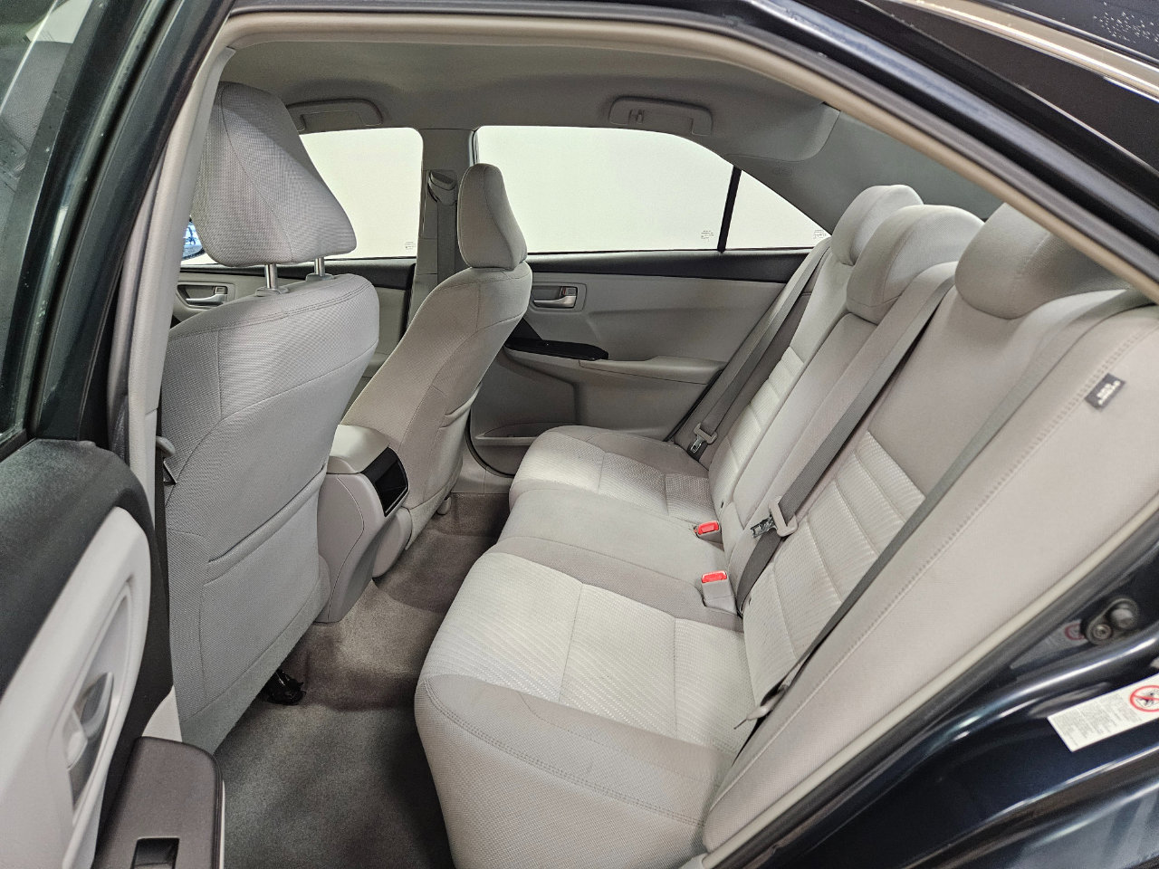 Used 2017 Toyota Camry LE image 26