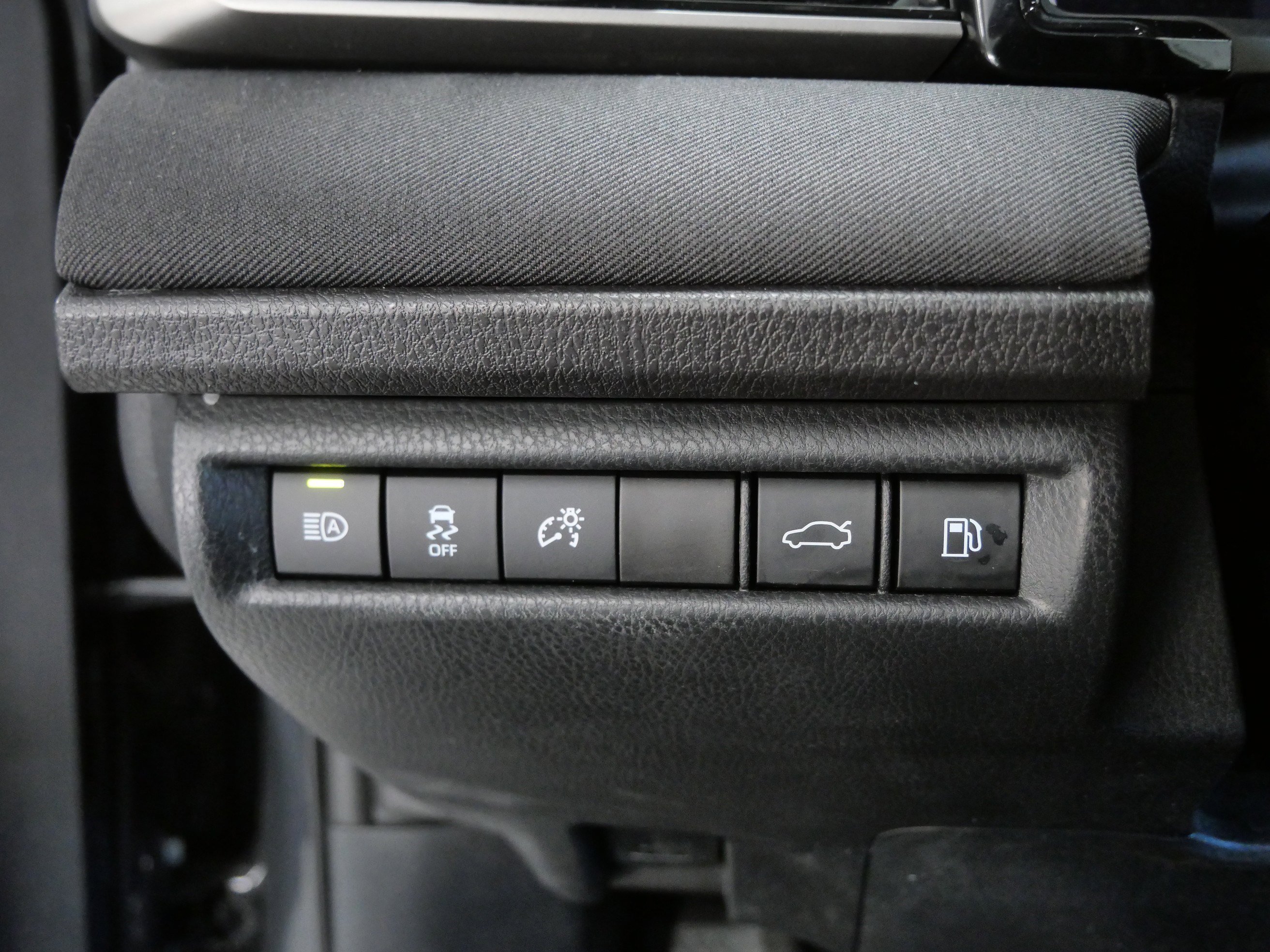 Certified 2025 Toyota Camry LE image 28