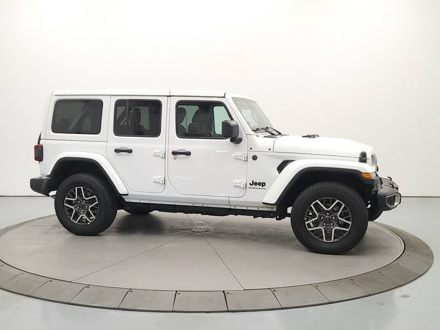 Used 2025 Jeep Wrangler Unlimited Sahara AWD/4WD image 8