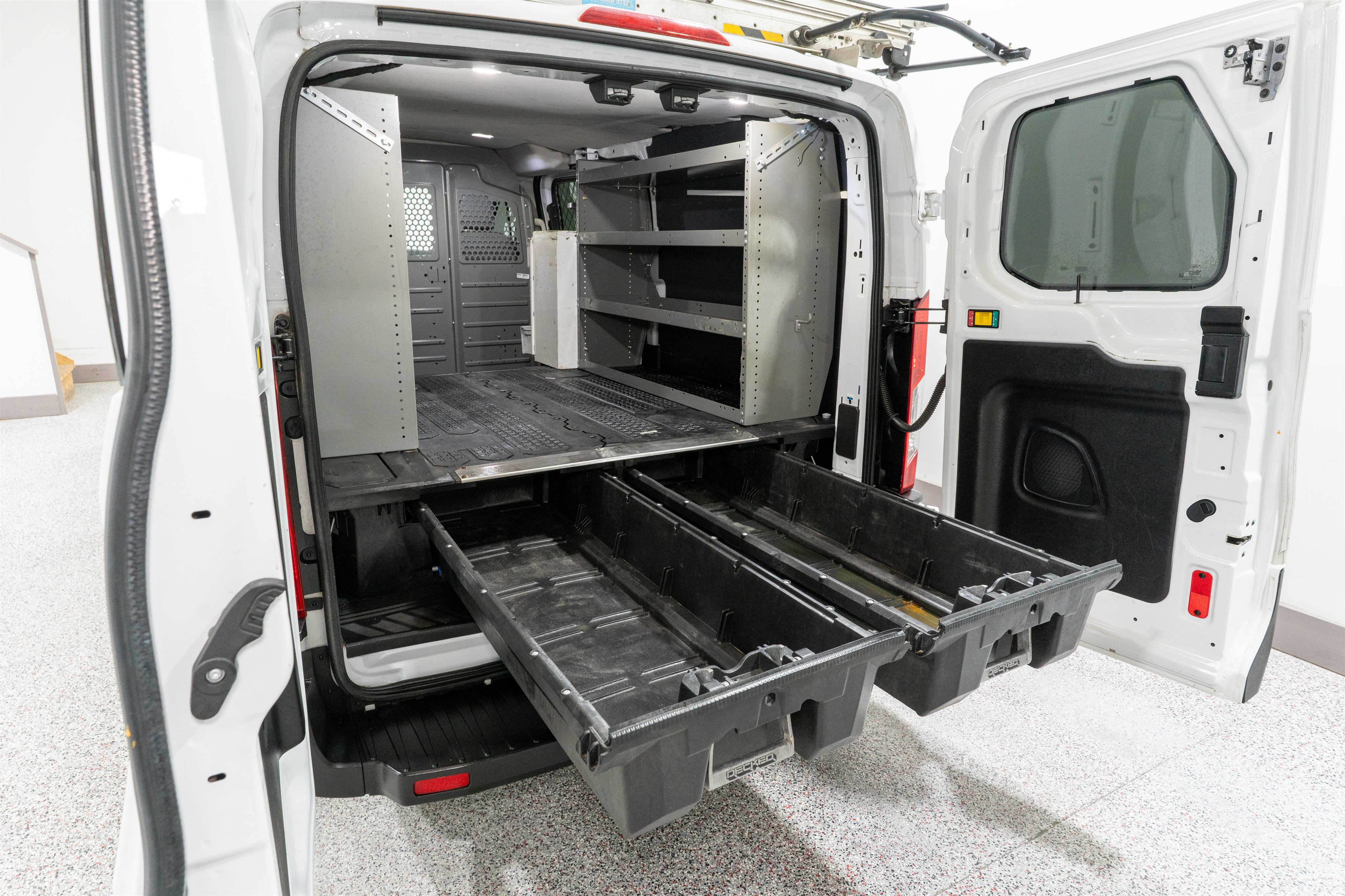 Used 2019 Ford Transit 150 130 Low Roof RWD image 10