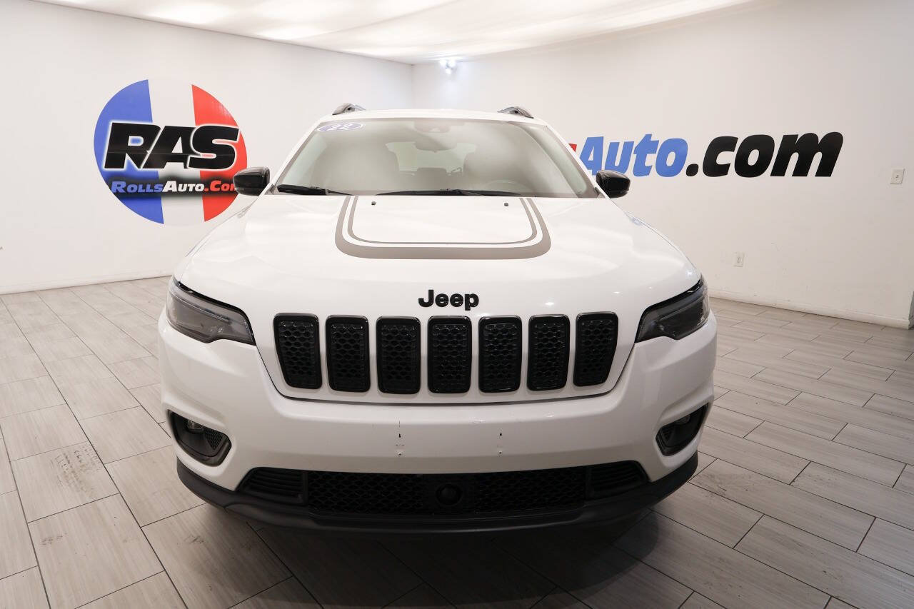 Used 2022 Jeep Cherokee Latitude AWD/4WD image 8