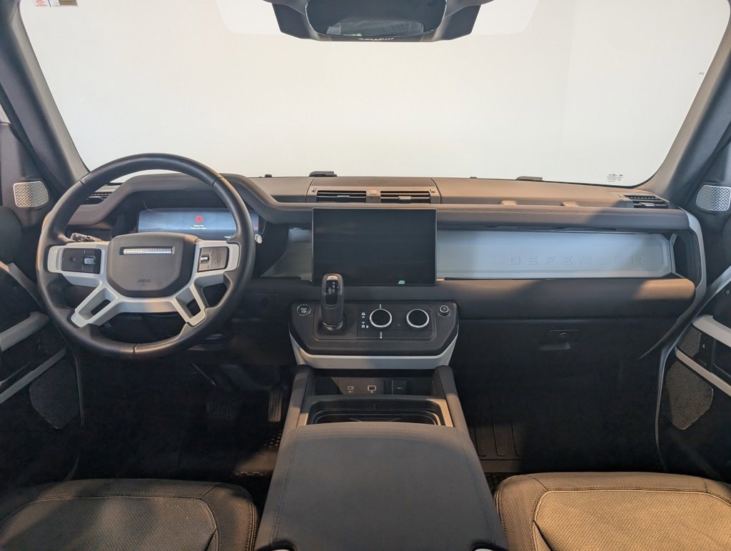 Used 2023 Land Rover Defender 130 X-Dynamic SE image 15