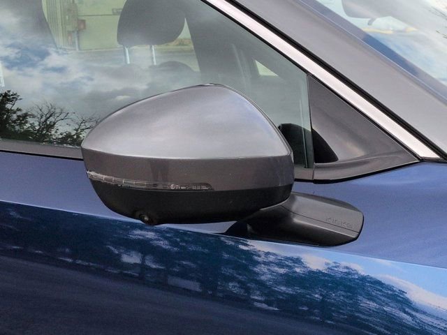 Used 2025 Nissan Kicks SR FWD image 11