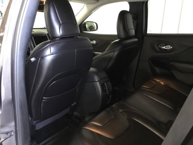 Used 2019 Jeep Cherokee Latitude Plus AWD/4WD image 37