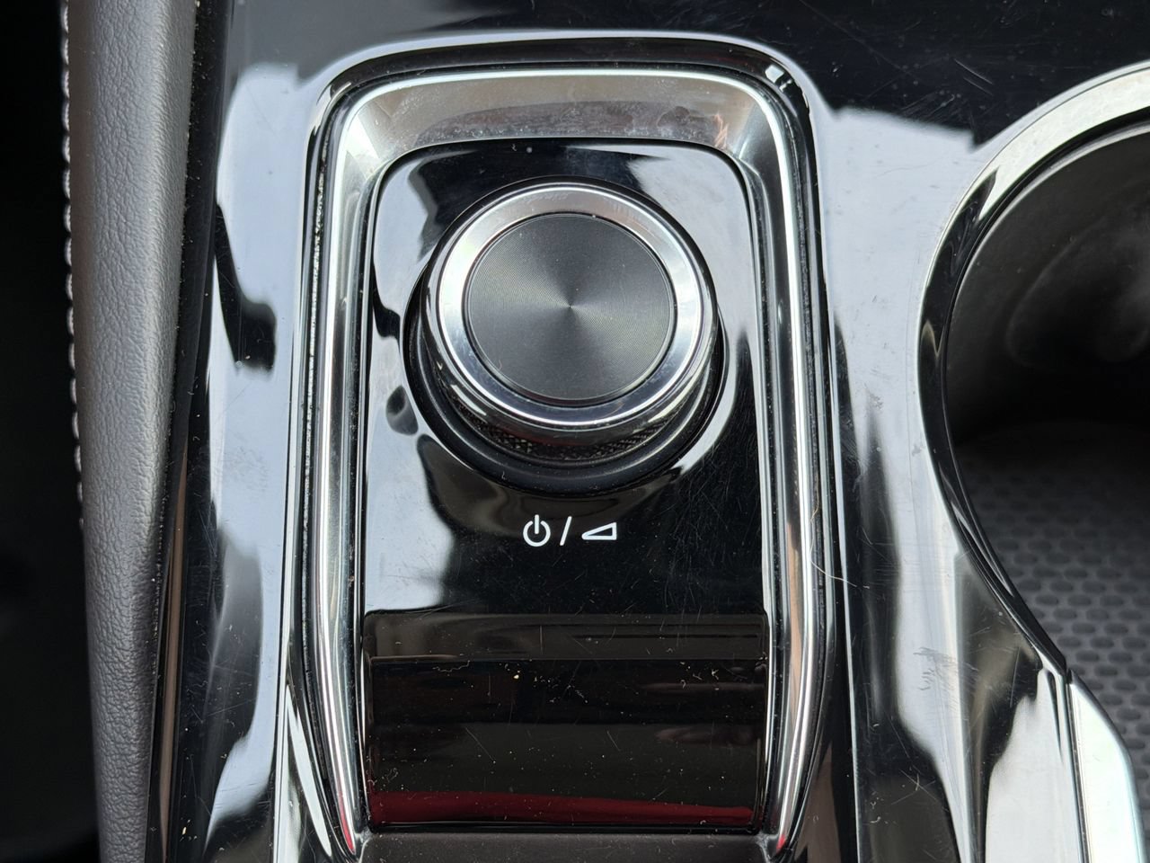 Used 2025 Buick Envision Preferred AWD/4WD image 8