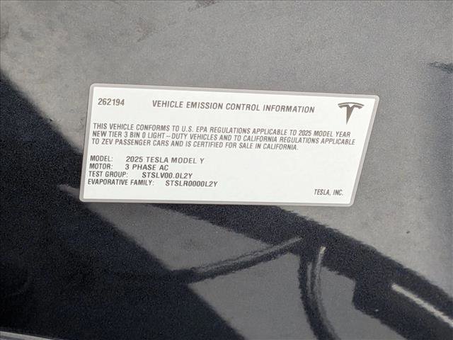 Used 2025 Tesla Model Y Long Range image 26