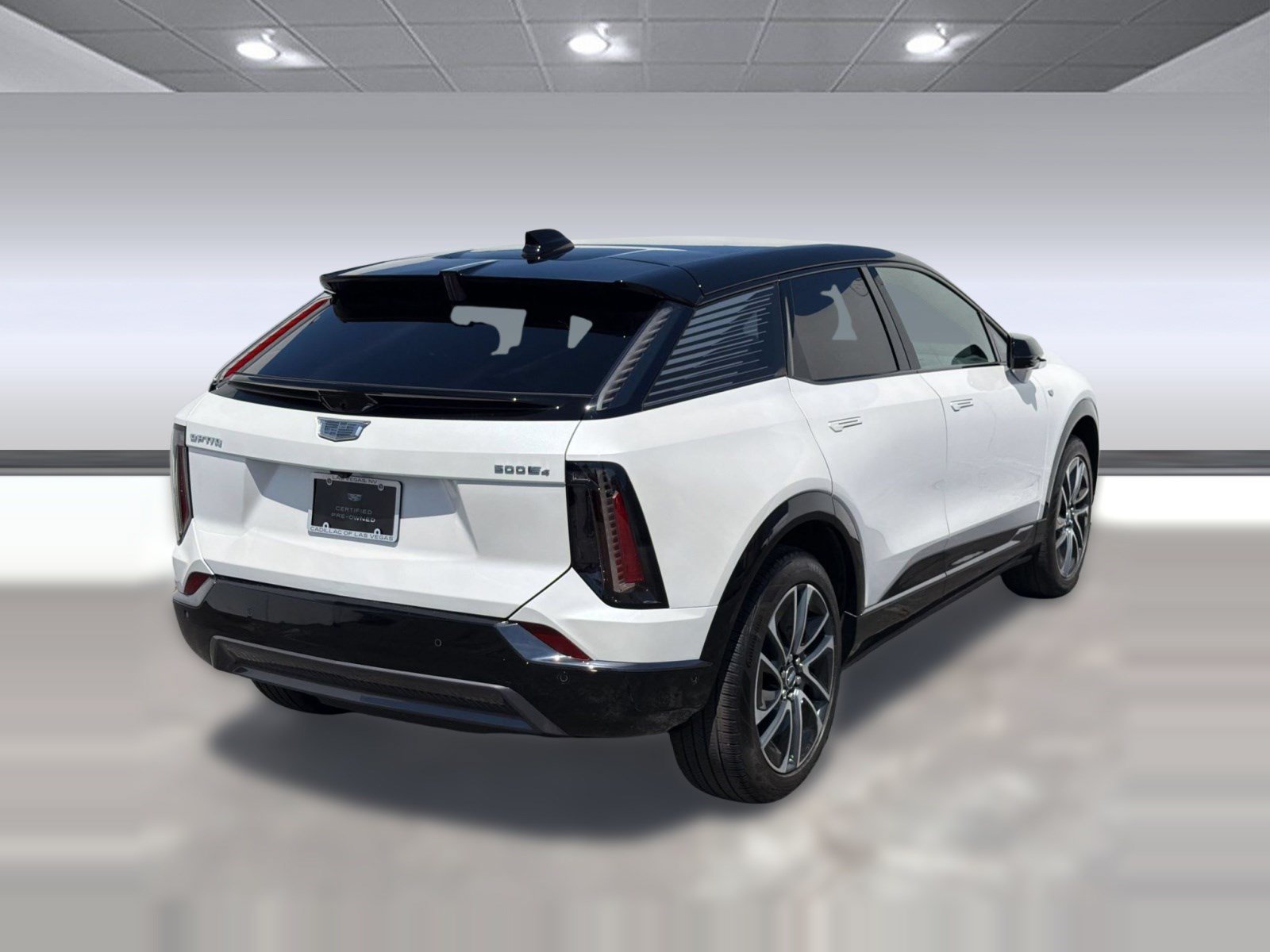 Certified 2025 Cadillac Optiq Sport 1 w/ LPO, Floor Liner Package AWD/4WD image 8