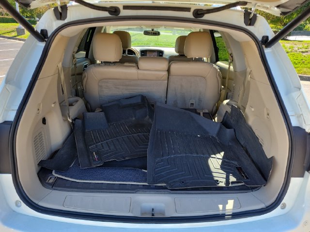Used 2015 Nissan Pathfinder Platinum w/ Cargo Package FWD image 28