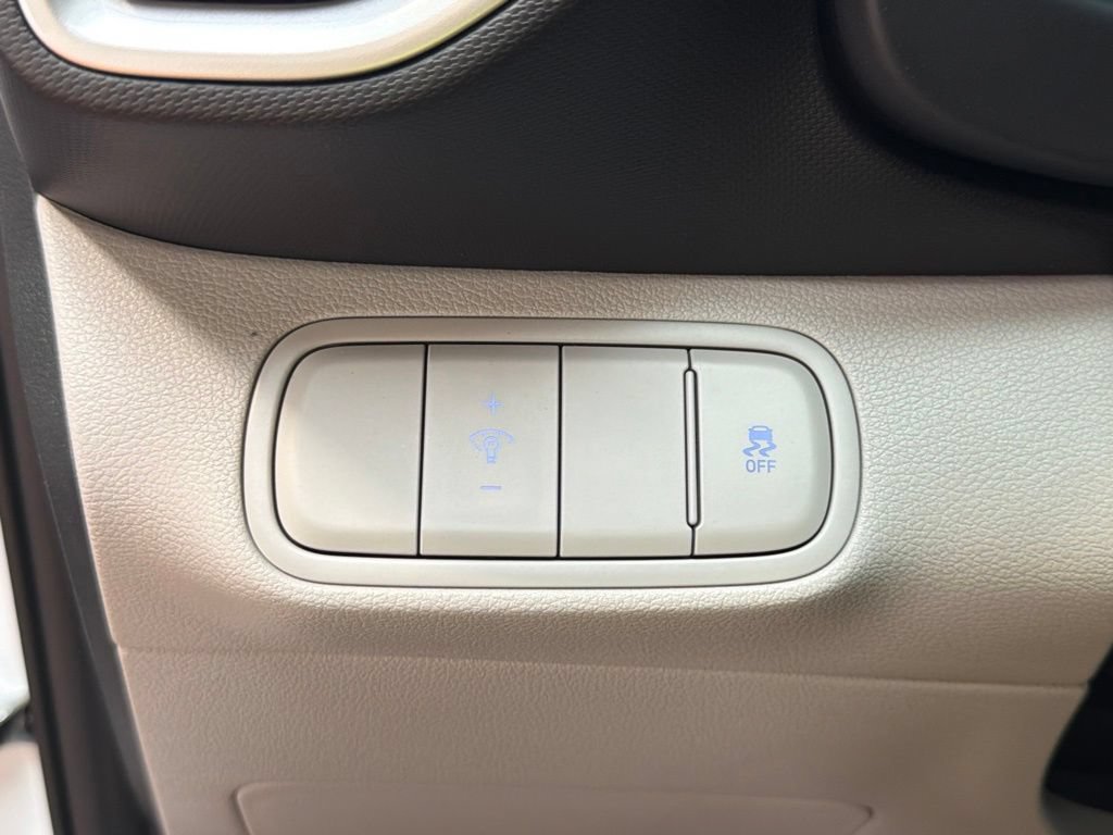 New 2026 Hyundai Venue SEL FWD image 24