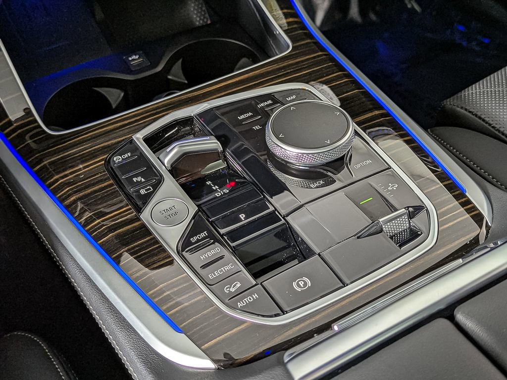 Used 2025 BMW X5 xDrive50e w/ Climate Comfort Package image 35