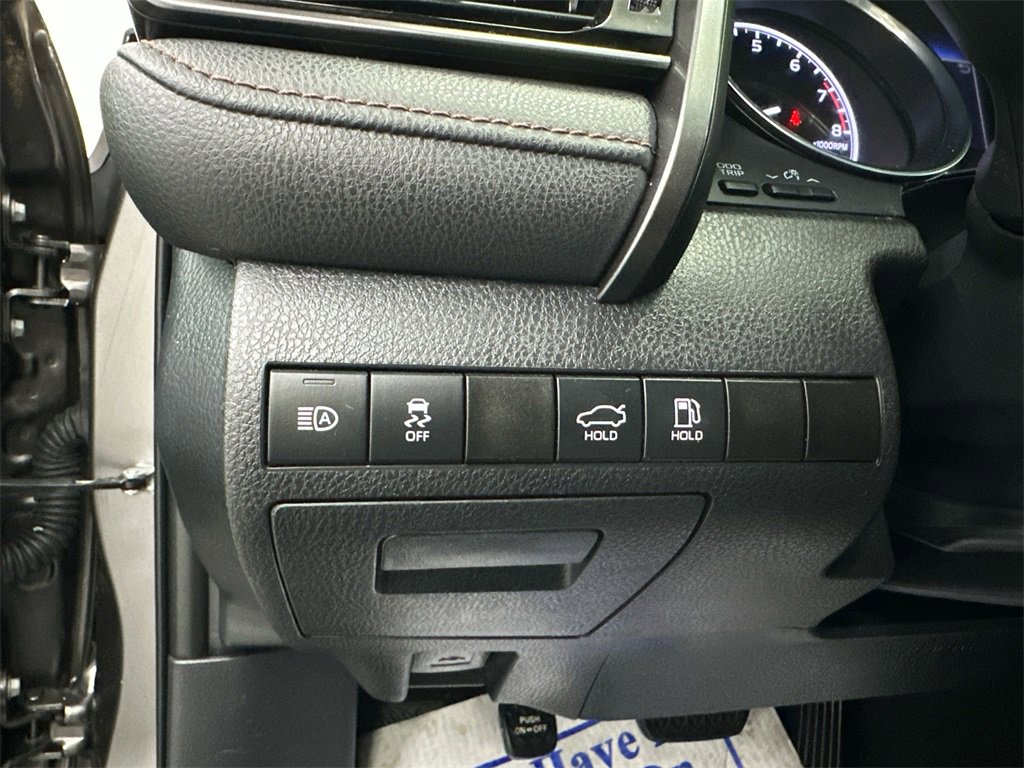 Used 2020 Toyota Camry LE image 30