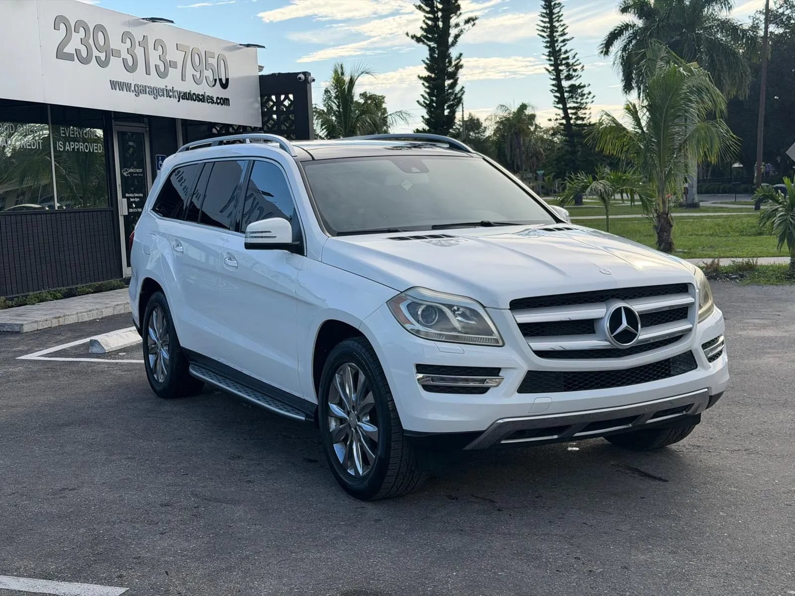 Used 2016 Mercedes-Benz GL 450 4MATIC w/ Premium I Package image 3