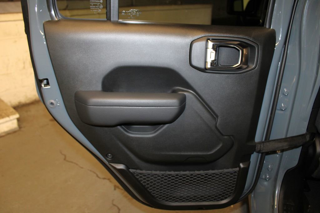 New 2025 Jeep Gladiator Sport image 29