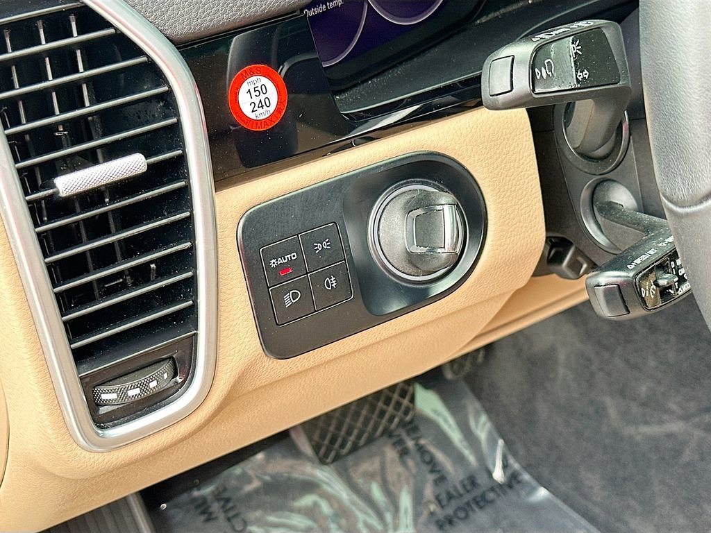 Certified 2023 Porsche Cayenne Platinum Edition AWD/4WD image 11