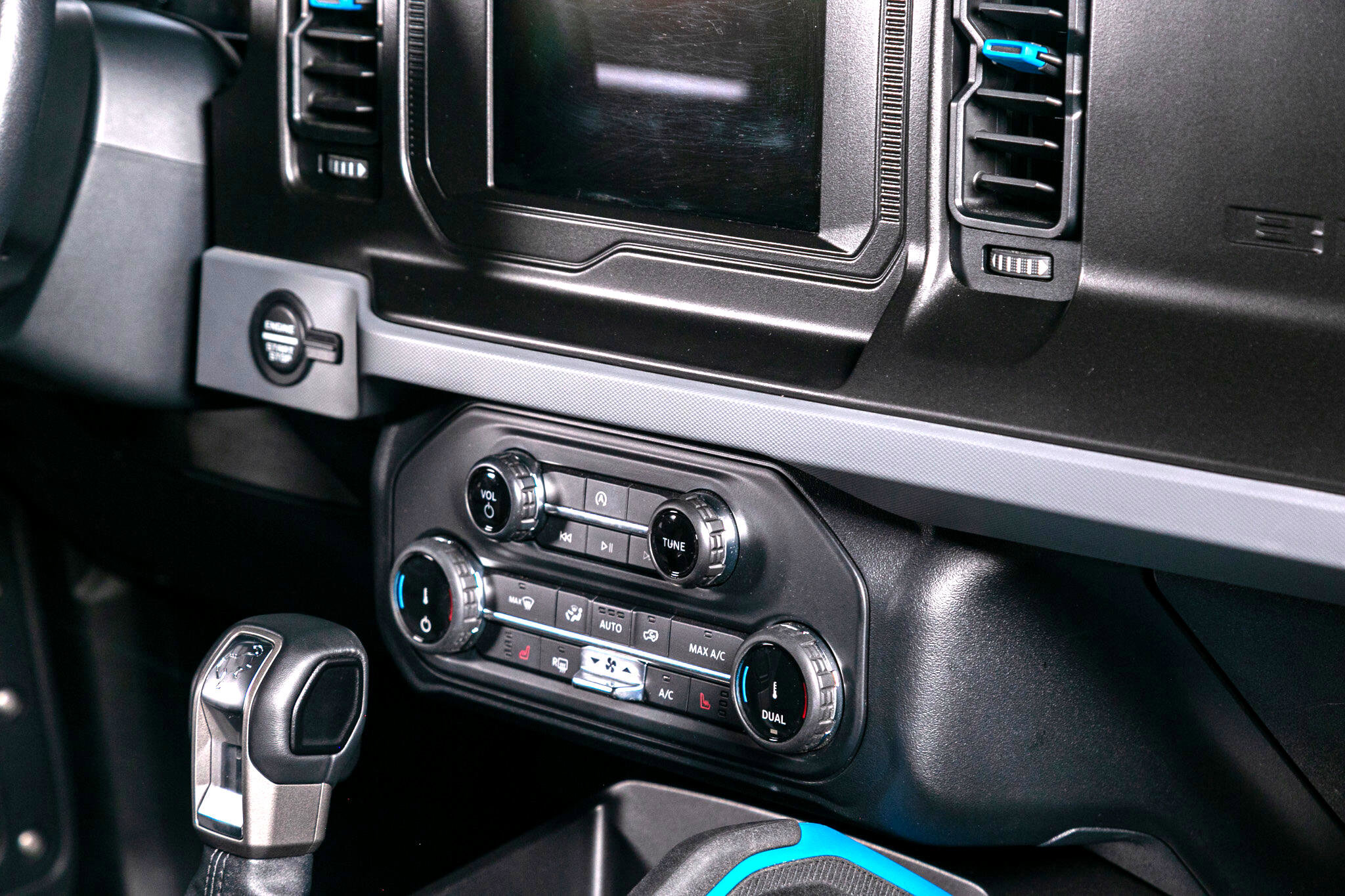 Used 2022 Ford Bronco Black Diamond image 30