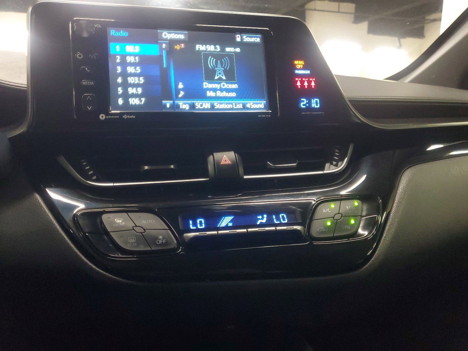 Used 2018 Toyota C-HR XLE image 26
