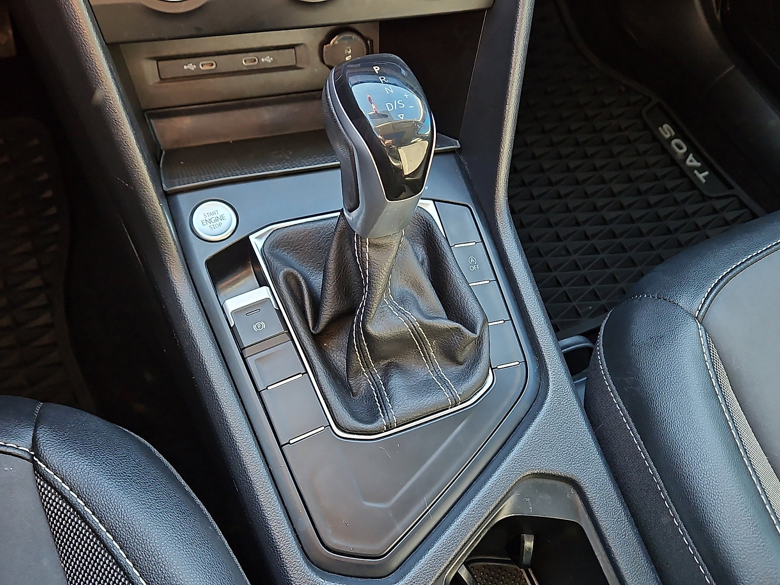 Certified 2022 Volkswagen Taos SE w/ Panoramic Sunroof Package image 13