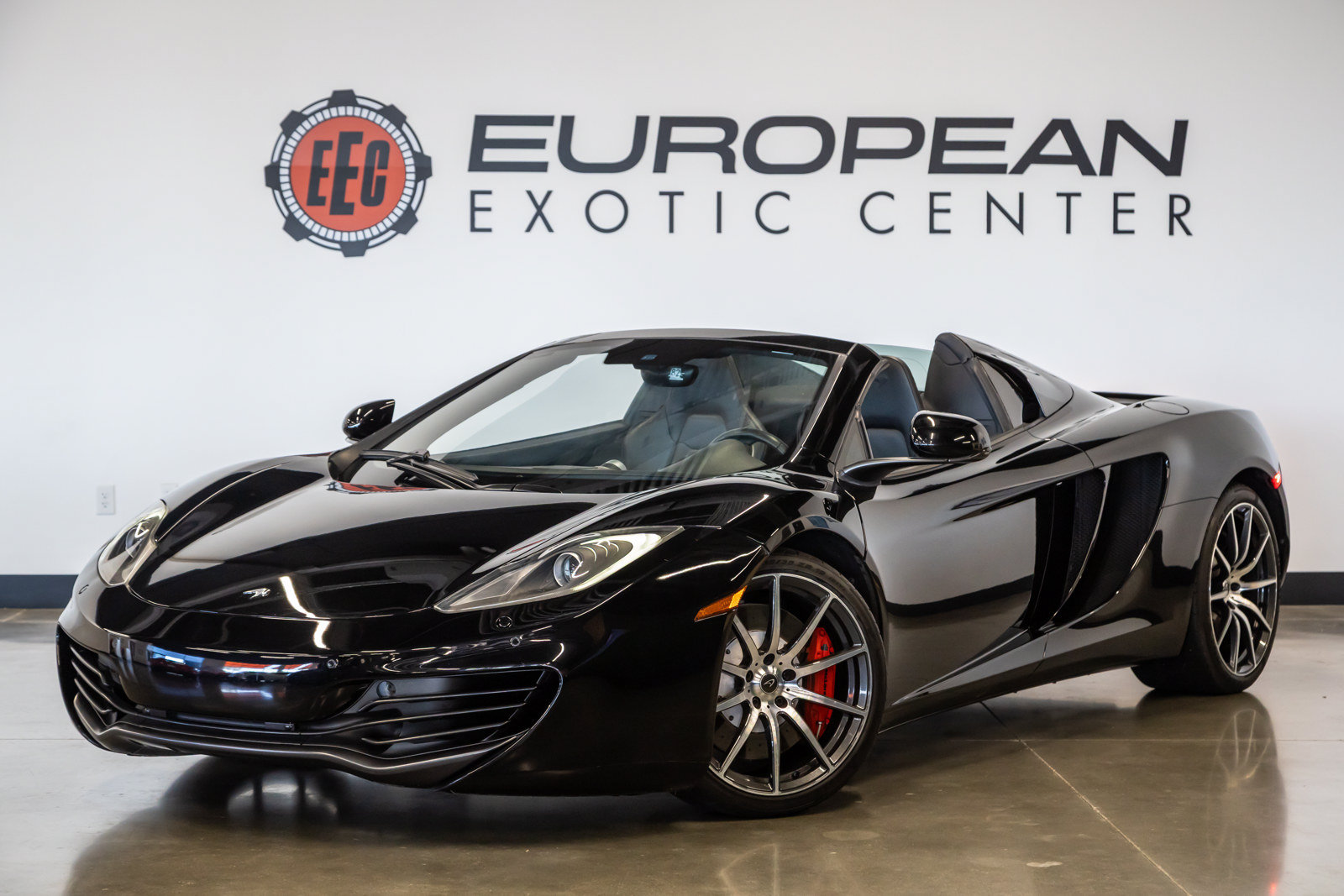Used 2013 McLaren MP4-12C Spider RWD image 6