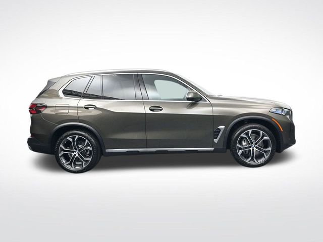 New 2026 BMW X5 sDrive40i image 3