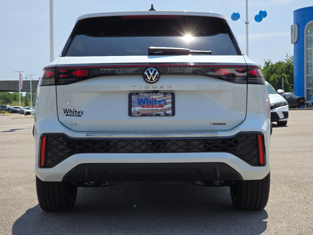 Used 2025 Volkswagen Tiguan SEL R-Line AWD/4WD image 9