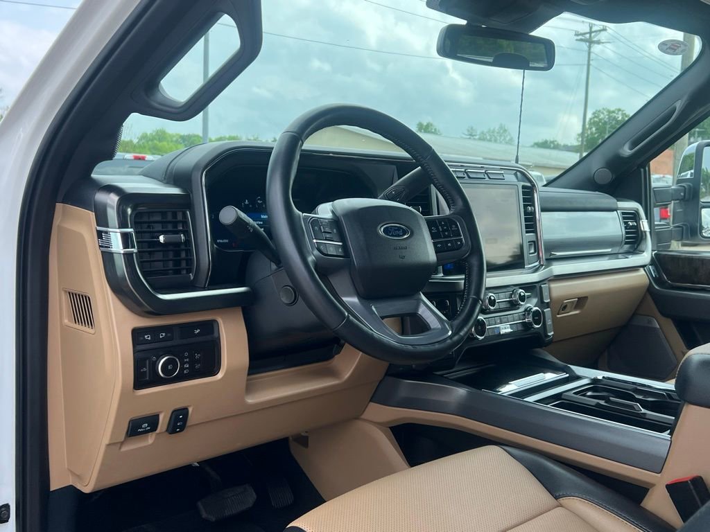 Used 2024 Ford F250 4x4 Crew Cab Super Duty image 12