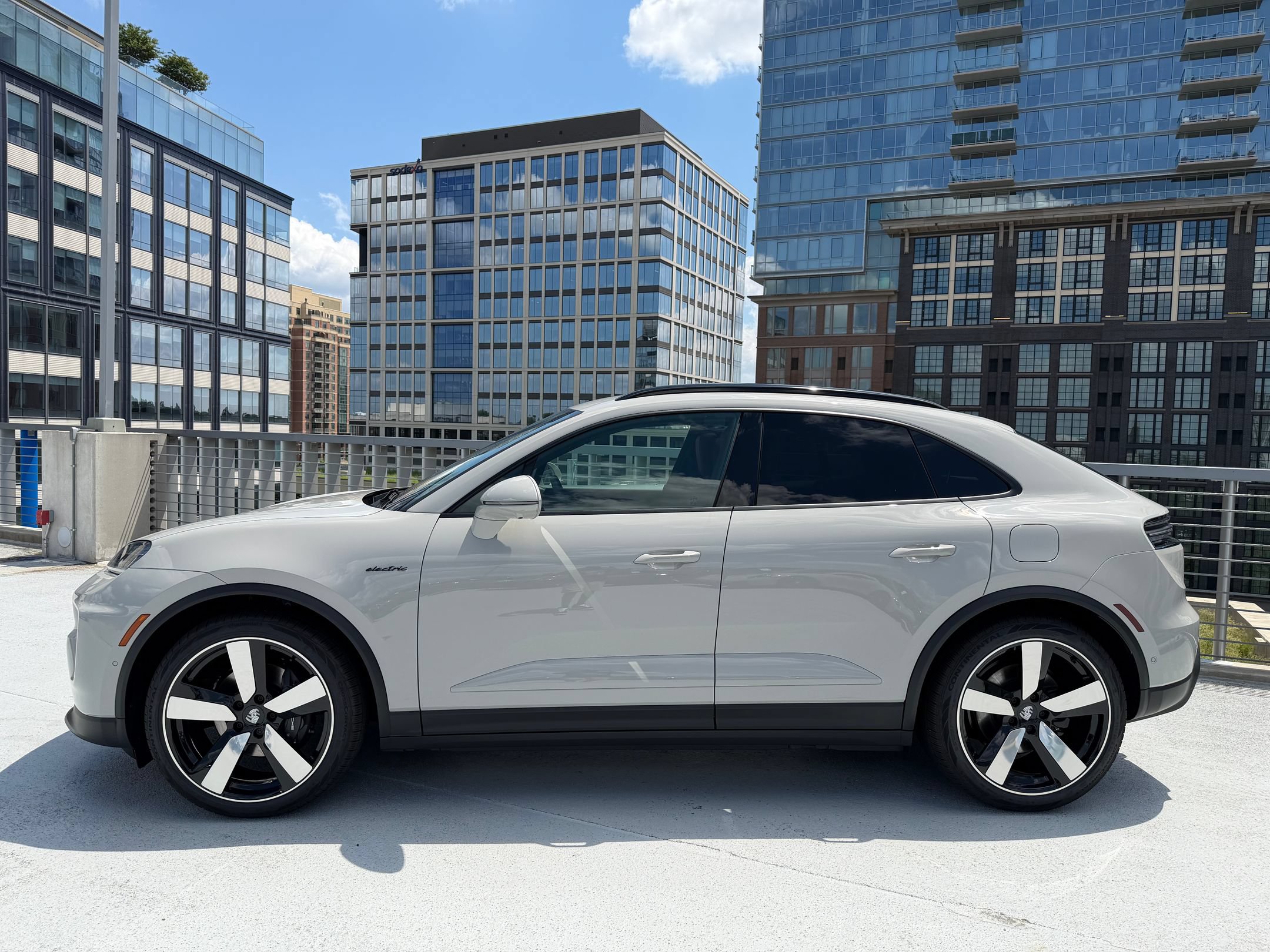 New 2026 Porsche Macan 4 Electric AWD/4WD image 2