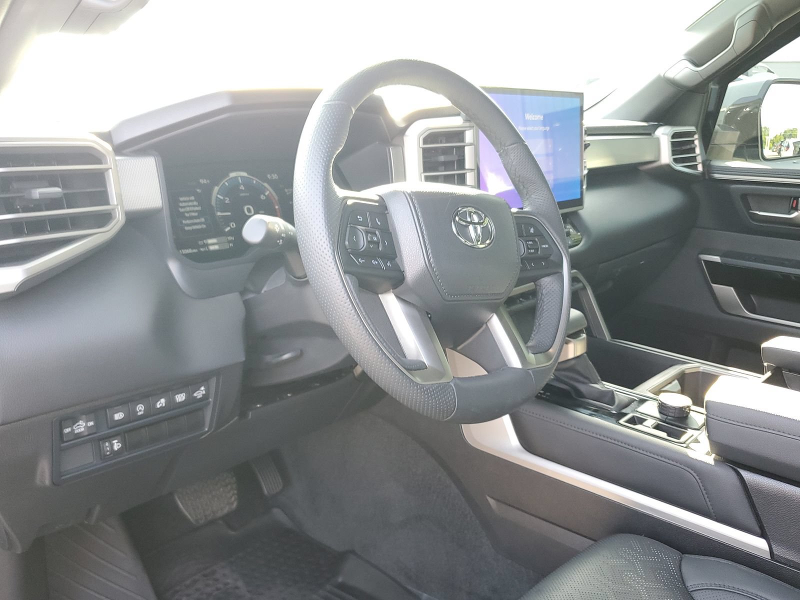 Certified 2025 Toyota Tundra Limited AWD/4WD image 18
