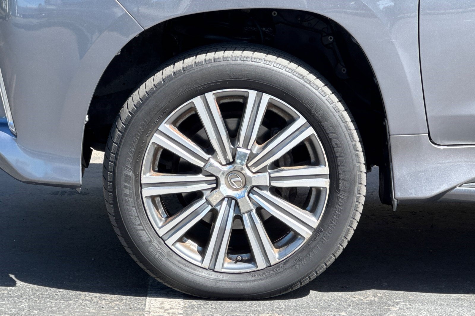Used 2017 Lexus LX 570 4WD w/ Luxury Package image 39