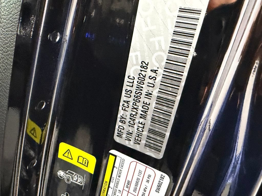 Certified 2025 Jeep Wrangler Unlimited Sahara AWD/4WD image 25