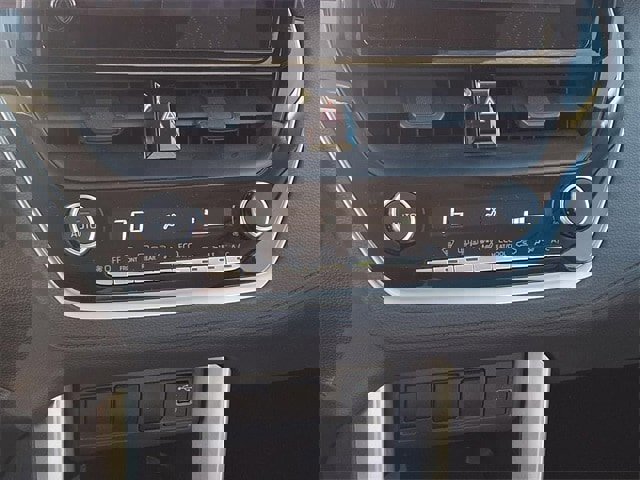 Used 2024 Toyota Corolla Cross LE image 9