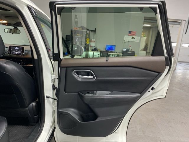 Used 2021 Nissan Rogue SV w/ Premium Package AWD/4WD image 26