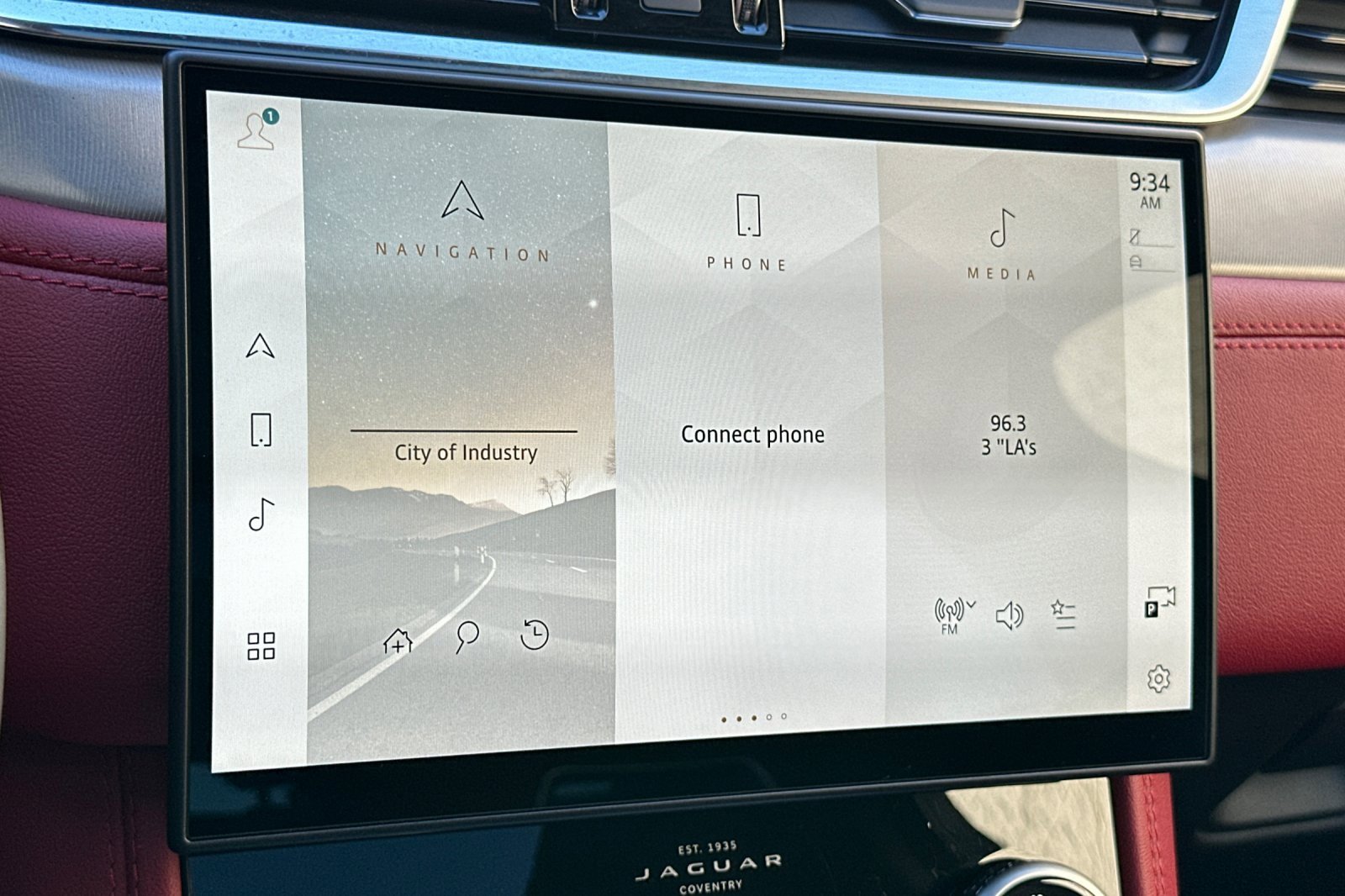 Used 2025 Jaguar F-PACE R-Dynamic S image 21