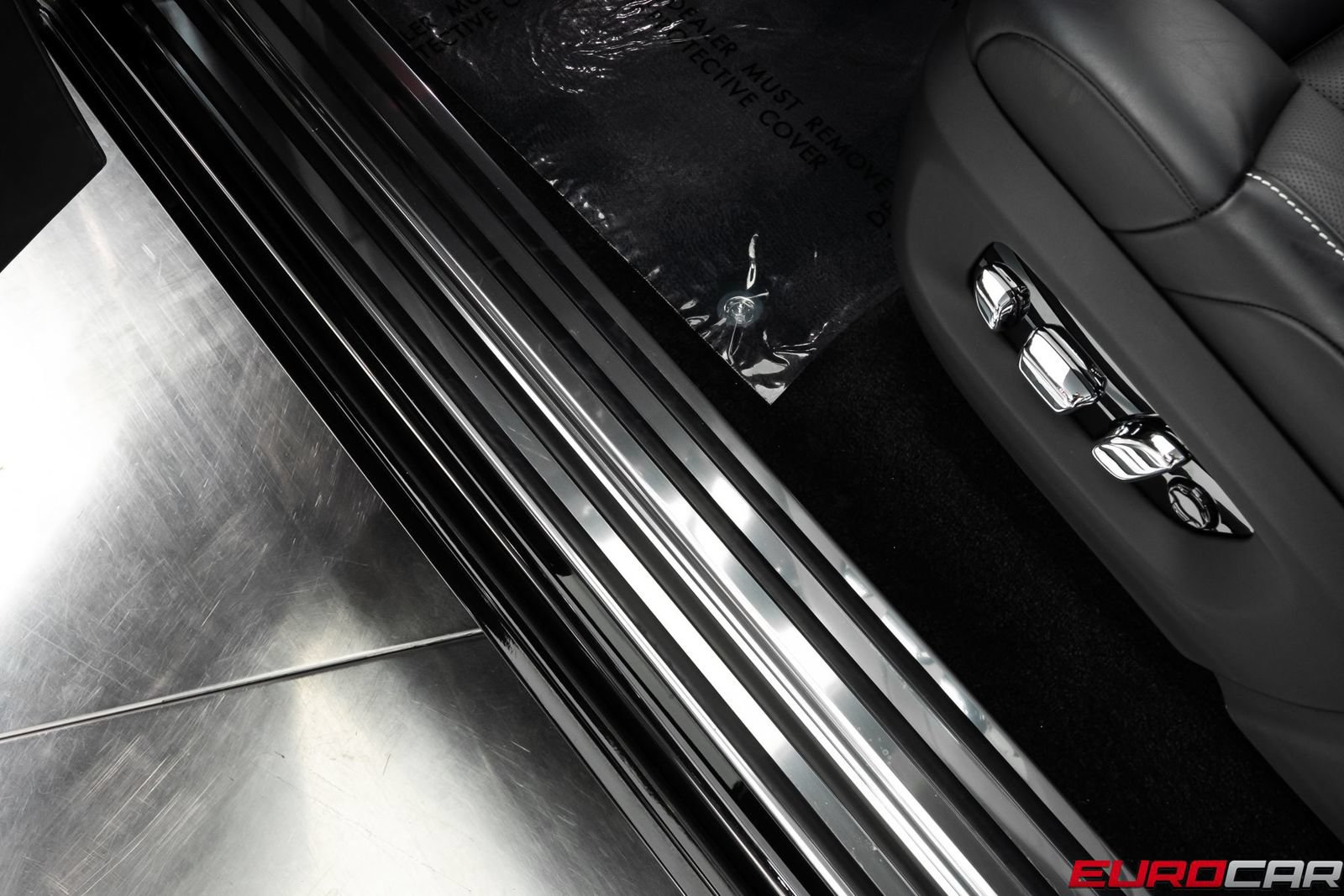 Used 2022 Rolls-Royce Phantom Sedan RWD image 50